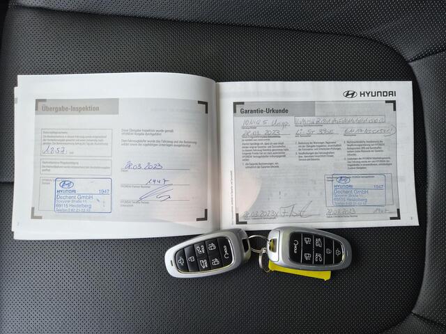 Hyundai IONIQ 5 Lounge 73kWh / SOH 100% / Dealer onderhouden / Fabrieksgarantie tot 03-2028 / Solar dak / CCS snelladen / WLTP 451 km / CCS snelladen / Afn. trekhaak 1.600 kg / Bose Audio Systeem / Head Up Display / Elektrische achterklep / Stuur- Stoel & Achterbank ve