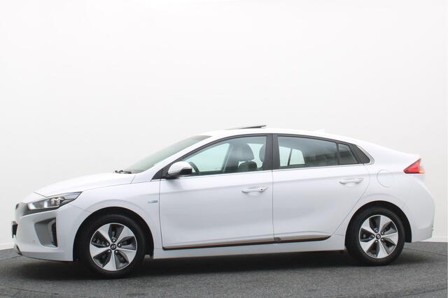 Hyundai IONIQ Premium EV SOH 99%, Leer, Schuif-/Kanteldak, Camera, Apple Carplay, ACC, Trekhaak, PDC