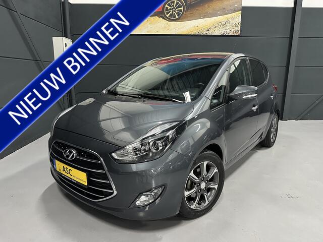 Hyundai IX20 1.6i Premium Automaat - Navigatie - Camera - Slechts 26.000 km !! - 1e Eigenaar