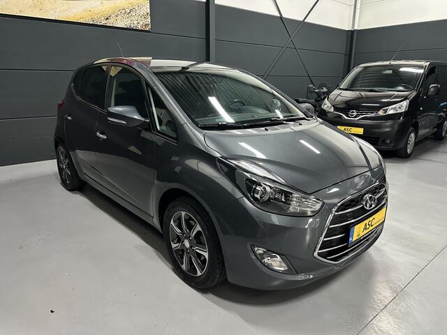 Hyundai IX20 1.6i Premium Automaat - Navigatie - Camera - Slechts 26.000 km !! - 1e Eigenaar