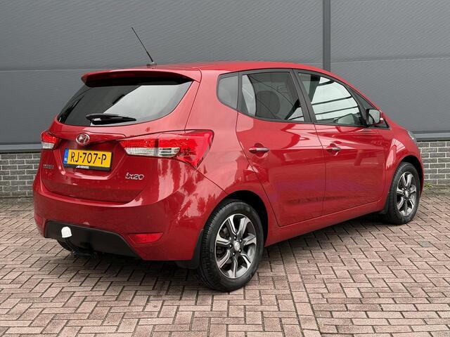 Hyundai IX20 1.6i Go! / Automaat / Trekhaak / Dealer Onderhouden / Navigatie / Achteruitrij Camera / Parkeersensoren Achter /