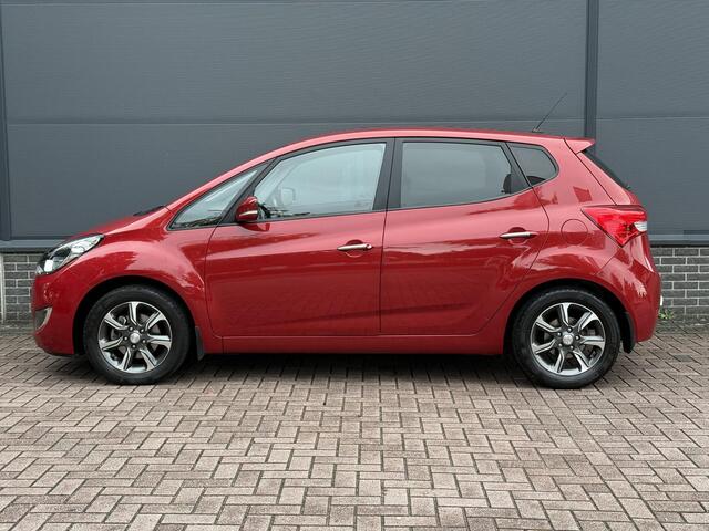 Hyundai IX20 1.6i Go! / Automaat / Trekhaak / Dealer Onderhouden / Navigatie / Achteruitrij Camera / Parkeersensoren Achter /