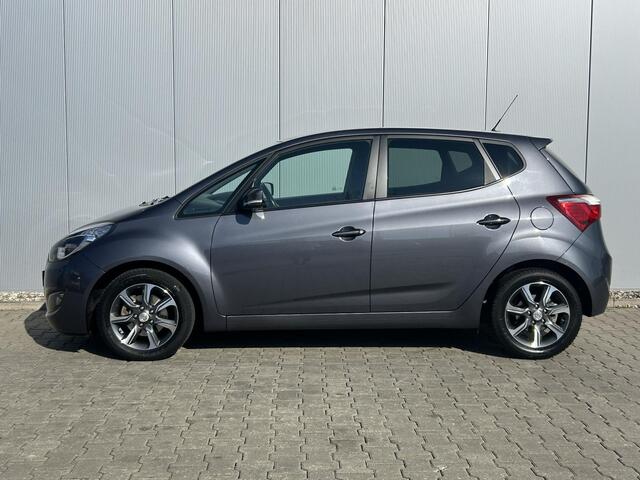 Hyundai IX20 1.6i Go! / Dealer Onderhouden / All Season Banden / Airco Automatisch / Navigatie / Cruise Control / Stoel- Stuur verwarming /