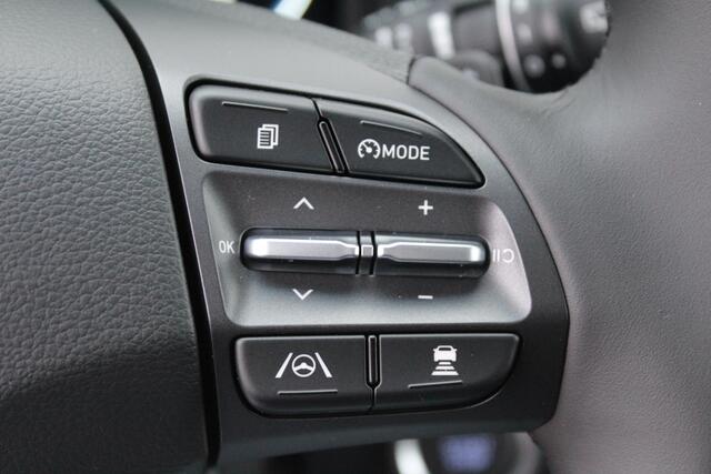 Hyundai Kona EV Fashion WLTP Actieradius tot 305KM / Navigatie / Apple Carplay/Android Auto / Clima / Keyless / Camera / Warmtepomp / Adaptive Cruise / Bluetooth /