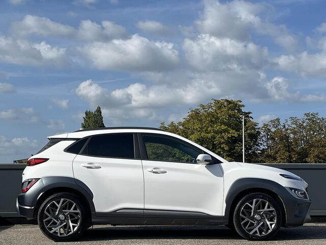 Hyundai Kona 1.6 GDI HEV Automaat X Line | 18'' Bi-color Lmv | Achteruitrijcamera | Apple Carplay/Android Auto | Cruisecontrol | Donker getint glas Draadloze telefoonoplader | Pdc Voor en achter |