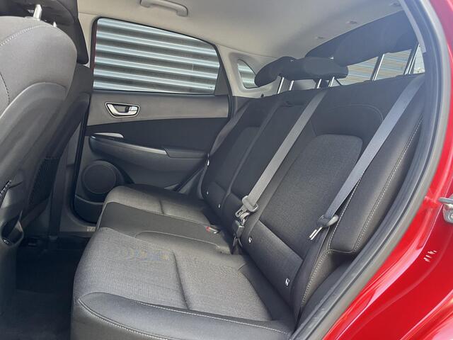 Hyundai Kona 1.6 GDI HEV X Line | 18'' Lmv Bi-color | Apple Carplay & Android Auto | Achteruitrijcamera | Cruisecontrol | Donker getint glas | Keyless entry | Parkeersensoren voor & achter |