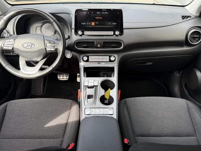 Hyundai Kona EV Comfort 39 kWh / Eerste Eigenaar / 3 Fase Laden / 100% SOH / Adaptive Cruise / Achteruitrij Camera / Navigatie / Keyless /