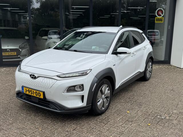 Hyundai Kona EV Premium 64 kWh *Navigatie*Leder*ECC*