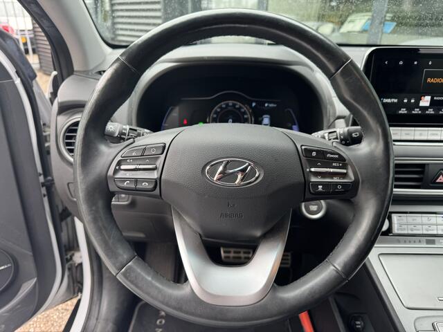 Hyundai Kona EV Premium 64 kWh *Navigatie*Leder*ECC*