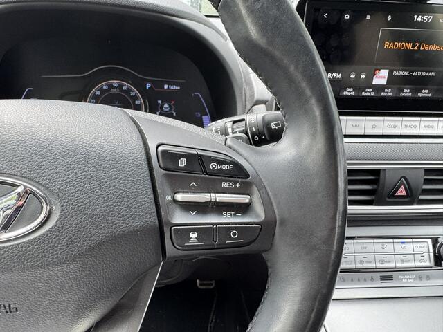Hyundai Kona EV Premium 64 kWh *Navigatie*Leder*ECC*EXPORTPRIJS*