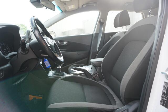 Hyundai Kona 1.0 T-GDI Comfort | TREKHAAK | NAVI / CARPLAY | CAMERA | CLIMATE |