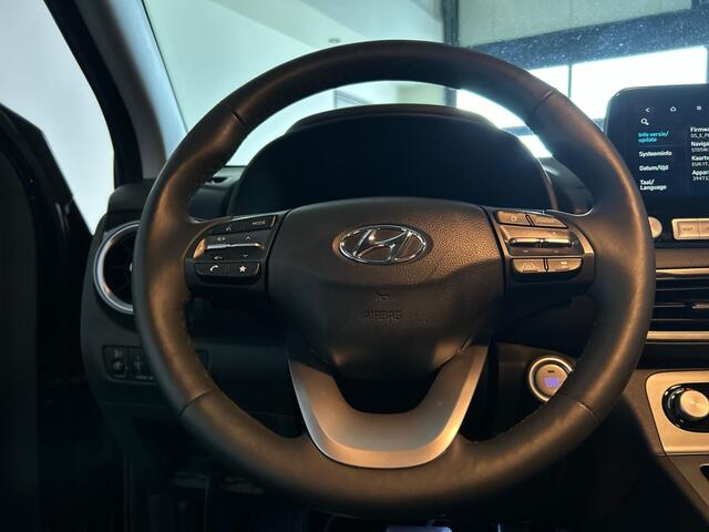Hyundai Kona Electric Comfort Smart 64.8 kWh | Warmtepomp | Head-up display | Trekhaak | Voorzetels en stuur verwarmbaar