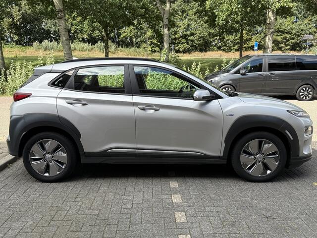 Hyundai Kona EV Comfort 64 kWh / BTW / Cruise / Nav / DAB / Dealer Service /