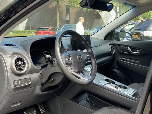 Hyundai Kona EV Fashion 64 kWh VOLLEDIGE FABR. GARANTIE t/m 03-2028 | KEYLESS ENTRY | CAMERA | STOELVERWARMING | WARMTEPOMP | 3 fase LADEN