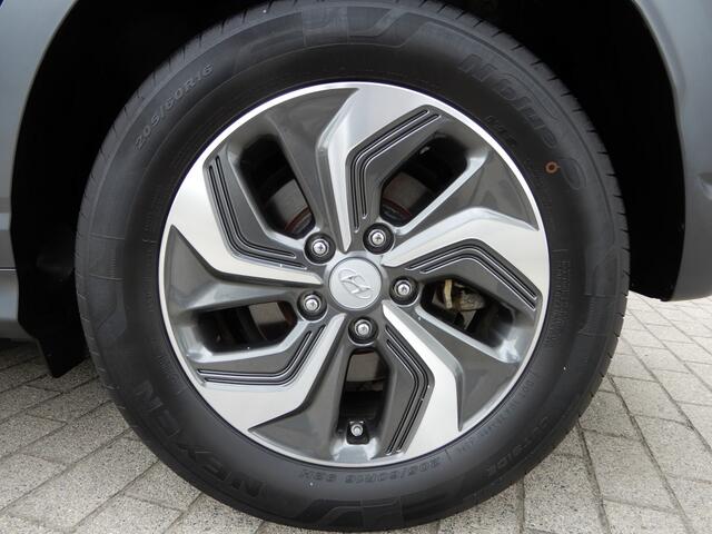 Hyundai Kona 1.6 GDI HEV Fashion | Trekhaak 1350 kg! | 1e eigenaar | Navigati