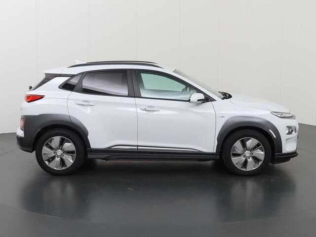 Hyundai Kona EV Fashion 64 kWh | Warmtepomp | Parkeercamera | Krell Audio | Cruise Control Adaptief | Parkeercamera |