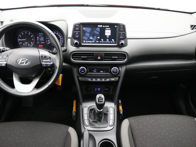 Hyundai Kona 1.0 T-GDI Comfort / Trekhaak / 1ste eigenaar / Navigatie / Apple CarPlay & Android Auto / Historie aanwezig / Dealer onderhouden / Parkeersensoren achter / Airco Climat Control /