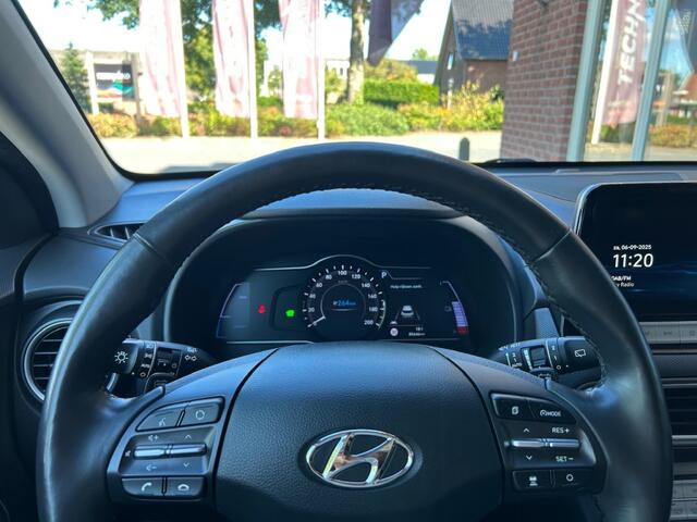 Hyundai Kona EV Premium 64 kWh STOELVERK. / STOELVERW. / LEER / CAMERA / CARP