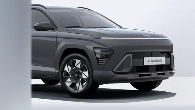 Hyundai Kona 1.6 GDI HEV Comfort Smart / ¤ 2000,- Voordeel Op Nieuwprijs / Rijklaarprijs / Direct Leverbaar / Navigatie / 18" LMV / Adaptieve Cruise Control / Parkeersensoren voor en achter /