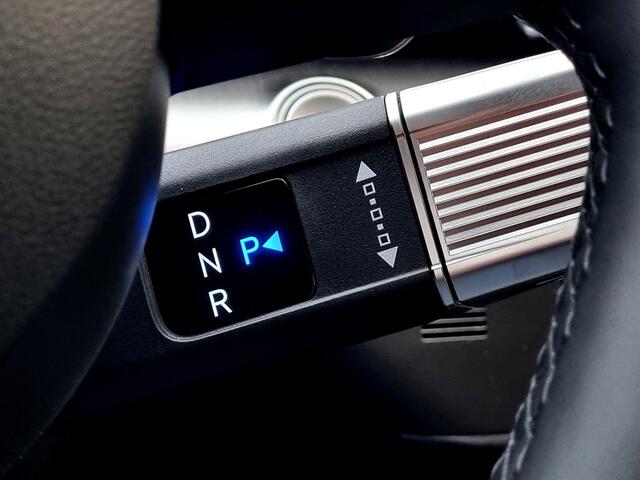 Hyundai Kona 1.6 GDI HEV Premium / Lederen bekleding / Stoel verwarming en ventilatie / 360 Graden Camera / 18 " lm / Led Koplampen /