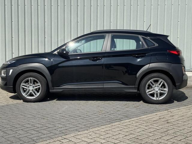 Hyundai Kona 1.0 T-GDI Comfort / Navigatie door Appel CarPlay/Android Auto / Climate Control / Cruise Control / Stoel & Stuurverwarming / Bluetooth / DAB / Achteruitrijcamera / Parkeersensoren / Lichtmetalen Velgen /