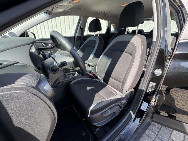 Hyundai Kona 1.0 T-GDI Comfort / Navigatie door Appel CarPlay/Android Auto / Climate Control / Cruise Control / Stoel & Stuurverwarming / Bluetooth / DAB / Achteruitrijcamera / Parkeersensoren / Lichtmetalen Velgen /