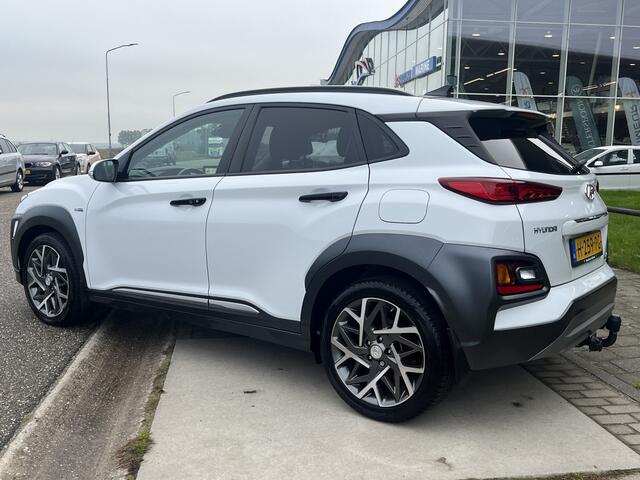 Hyundai Kona 1.6 GDI HEV Premium / Automaat / Trekhaak / Stoelverw. + verkoeling / Apple Carplay - Android Auto / Keyless / Camera / 18'' LMV /