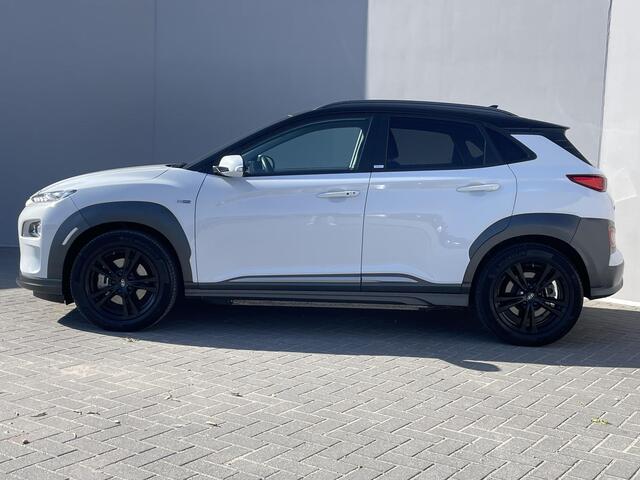 Hyundai Kona EV Comfort Smart 64 kWh / Dealer onderhouden / Afneembare Trekhaak / Apple Carplay/Android auto / Stoelverwarming / Cruise Control Adaptief / KRELL Audiosysteem