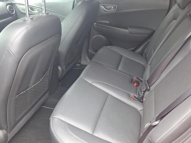 Hyundai Kona EV Premium 64 kWh | Leder | Adaptive CC | Navi | Two Tone | (occasion)