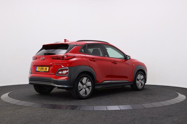 Hyundai Kona EV Fashion 64 kWh | 3Fase | Navigatie | Stoelverwarming |