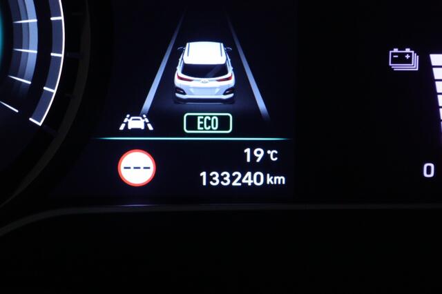 Hyundai Kona EV Fashion 64 kWh | 3Fase | Navigatie | Stoelverwarming |