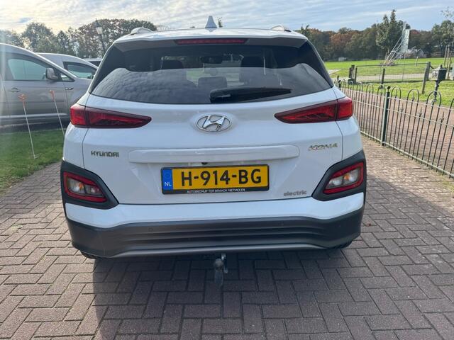 Hyundai Kona EV Premium 64 kWh Afn. Trekhaak Navigatie Stoelverwarming Led