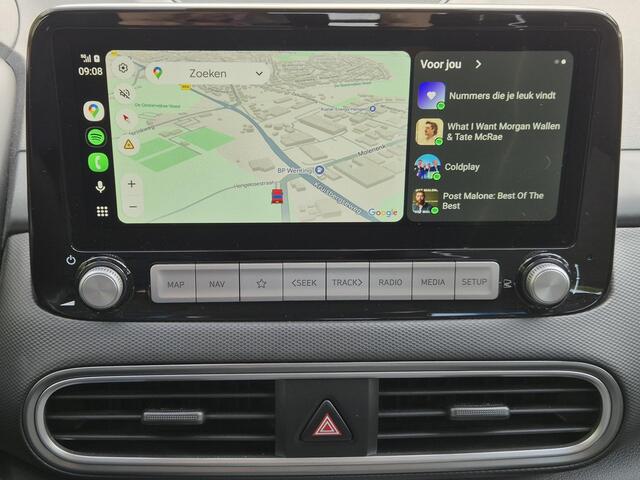 Hyundai Kona EV Comfort 64 kWh Automaat / 3-Fase Laden / Navigatie / Apple Carplay Android Auto / Adaptief cruise control / Krell Audio systeem / Achteruitrijcamera / Stuur- en Stoelverwarming / Warmtepomp /