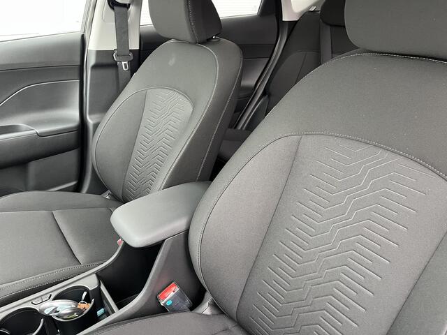 Hyundai Kona Electric Standard Range Pure Edition 48.6 kWh / Continuplan ¤ 244.- p/m / Incl. ¤ 1500.- voordeel / Uit voorraad leverbaar /