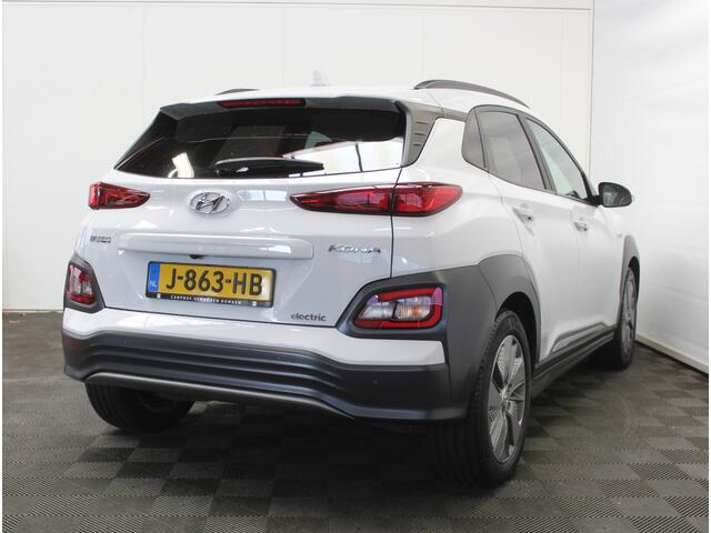 Hyundai Kona EV Premium 64 kWh CARPLAY | 3 FASE | CAMERA | DAB | LED | STOELVERW/VENT | LMV | ADAPCRUISE | LEER | HEAD-UP