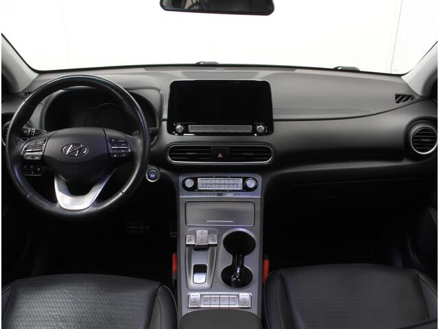 Hyundai Kona EV Premium 64 kWh CARPLAY | 3 FASE | CAMERA | DAB | LED | STOELVERW/VENT | LMV | ADAPCRUISE | LEER | HEAD-UP
