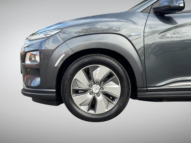 Hyundai Kona EV Premium 64 kWh SoH 97% Meest Luxe Uitvoering incl. Schuif-/Kanteldak!