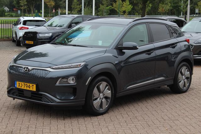 Hyundai Kona EV Premium 64 kWh / Camera / Leder / Head-up / 18'' / Navigatie / Stuur+Stoelverwarming / Keyless / KRELL Audio / DAB / ACC