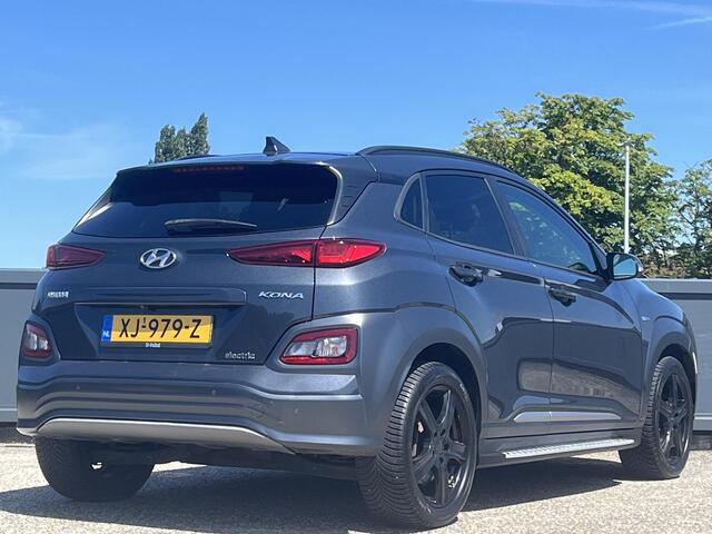 Hyundai Kona EV Premium 64 kWh | Adaptieve cruisecontrol | Head up display | Lederen bekleding | Sidebars |