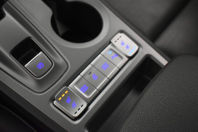 Hyundai Kona EV Premium 64 kWh 100% SOH Pano Cam Head-up Leder El-stoelen Winterpack