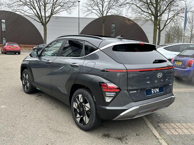 Hyundai Kona 1.6 GDI HEV Premium Sky VAN: 44.300,- VOOR: 35.877,- UW EINDEJAARSVOORDEEL: 8.413,- euro FULL HYBRID | NIEUWE AUTO MET REGISTRATIE | VOLLE AUTO! | FABR GARANTIE T/M 12-2029
