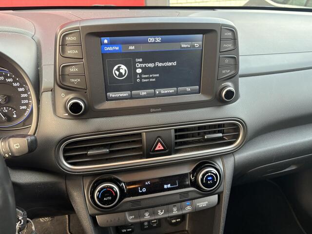 Hyundai Kona 1.0T Comfort TREKHAAK / CAMERA / CARPLAY / DAB+ / CLIMA / PDC / BLUETOOTH / CRUISE / NL-AUTO
