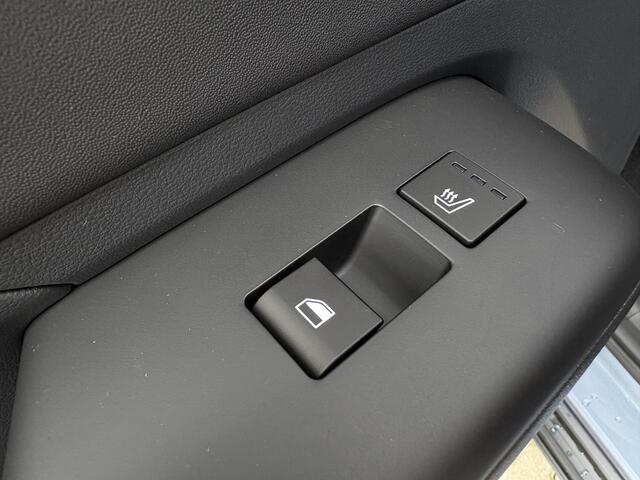 Hyundai Kona 1.6 GDI HEV Premium / ¤ 3.000,- Voordeel Op Nieuwprijs / Rijklaarprijs / Direct Leverbaar /Modeljaar 2026 / Navigatie / 18" LMV / Adaptieve Cruise Control / Parkeersensoren voor en achter / Stoelverkoeling / Stuurverwarming /