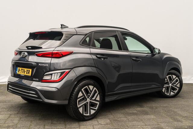 Hyundai Kona EV Fashion 64 kWh I Schuifdak I Facelift I 3 Fase I Full Map Navi I LED I Camera