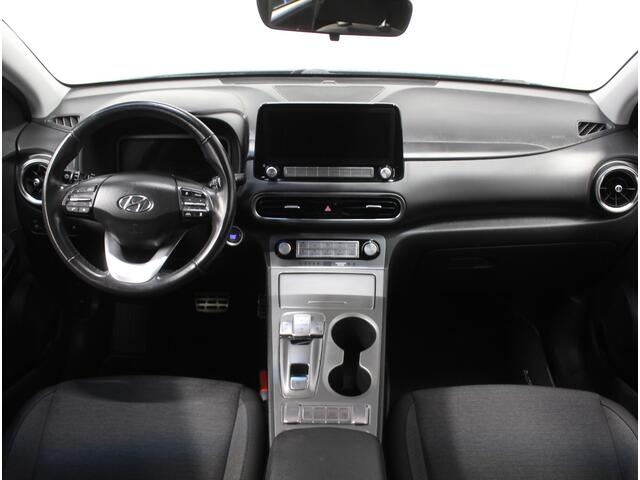 Hyundai Kona EV Comfort 64 kWh CAMERA | NAVI | CARPLAY | LMV17 | LED | PDC | CLIMATE | DAB | ADAPCRUISE