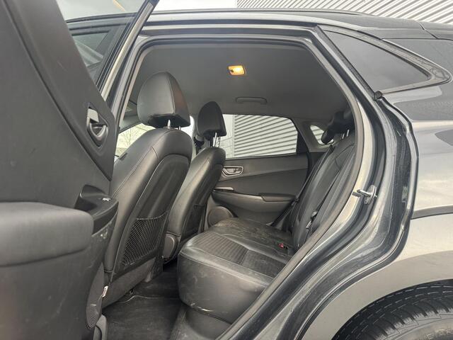 Hyundai Kona EV Premium 64 kWh Trekhaak | Leder | Stoel&Stuurverw + Koeling | Navi | Camera