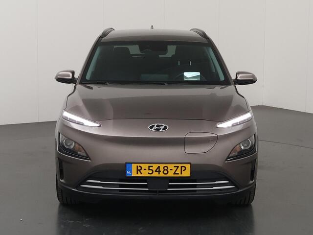 Hyundai Kona EV Fashion 39 kWh | SOH 98% | Adaptieve Cruise Control | LED | Camera | DAB | Keyless Entry/Go | HUD | Warmtepomp | Dodehoek detectie |