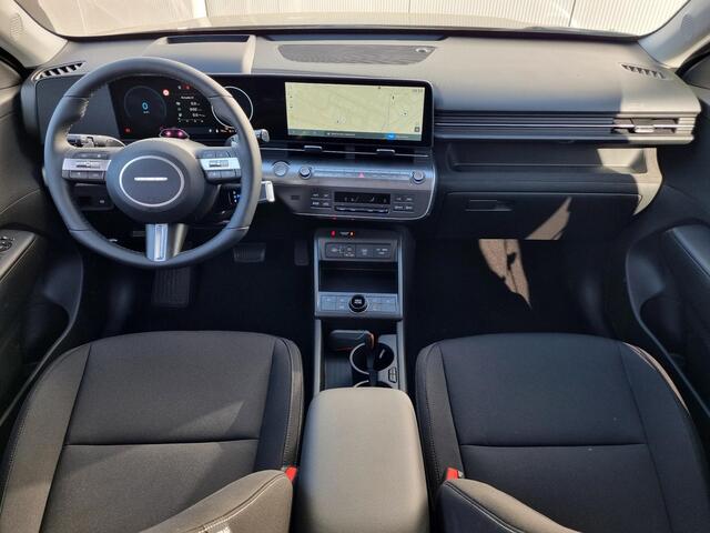 Hyundai Kona Electric Comfort Smart 65.4 kWh / Navigatie / Cruise Control Adaptief / Climate Control / Achterklep Elektrisch / Stoel & Stuurwiel Verwarming Voorzijde /