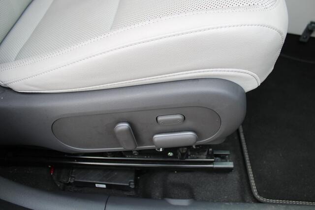 Hyundai Kona Electric Premium Sky 65.4 kWh Automaat Leer Airco 360 Camera Carplay Demo Nieuwstaat