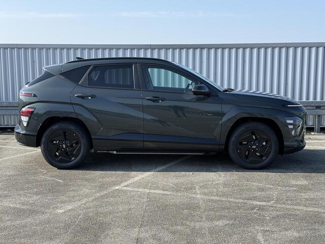 Hyundai Kona Electric Pure Edition 64.8 kWh / Stoel+Stuur Verwarming / Navigatie / Keyless / Apple Carplay&Android Auto / Adaptive Cruise /